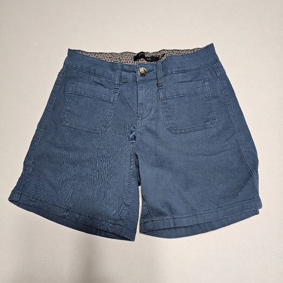 one 5 one Blue Bermuda Shorts Classic Cotton Style - Picture 1 of 3
